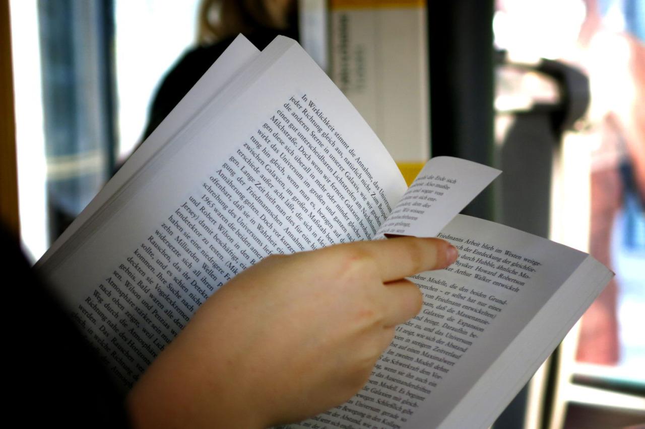 Reading in the Bus